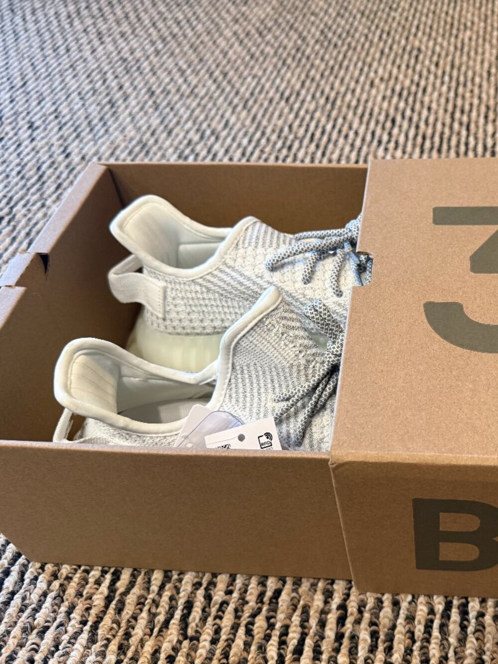 YEEZY BOOST 350 V2 "Static" sz. 7.5